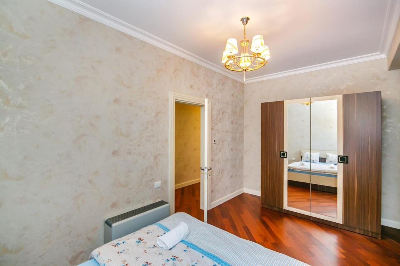 Lux Family Apartment In City Center Μπακού Εξωτερικό φωτογραφία