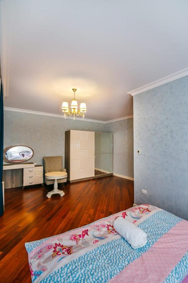 Lux Family Apartment In City Center Μπακού Εξωτερικό φωτογραφία