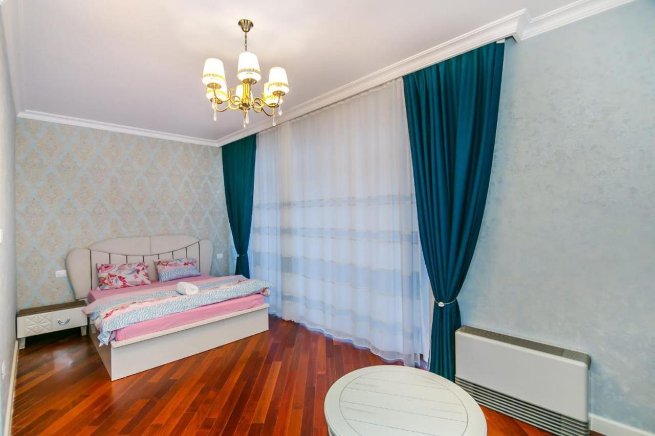 Lux Family Apartment In City Center Μπακού Εξωτερικό φωτογραφία